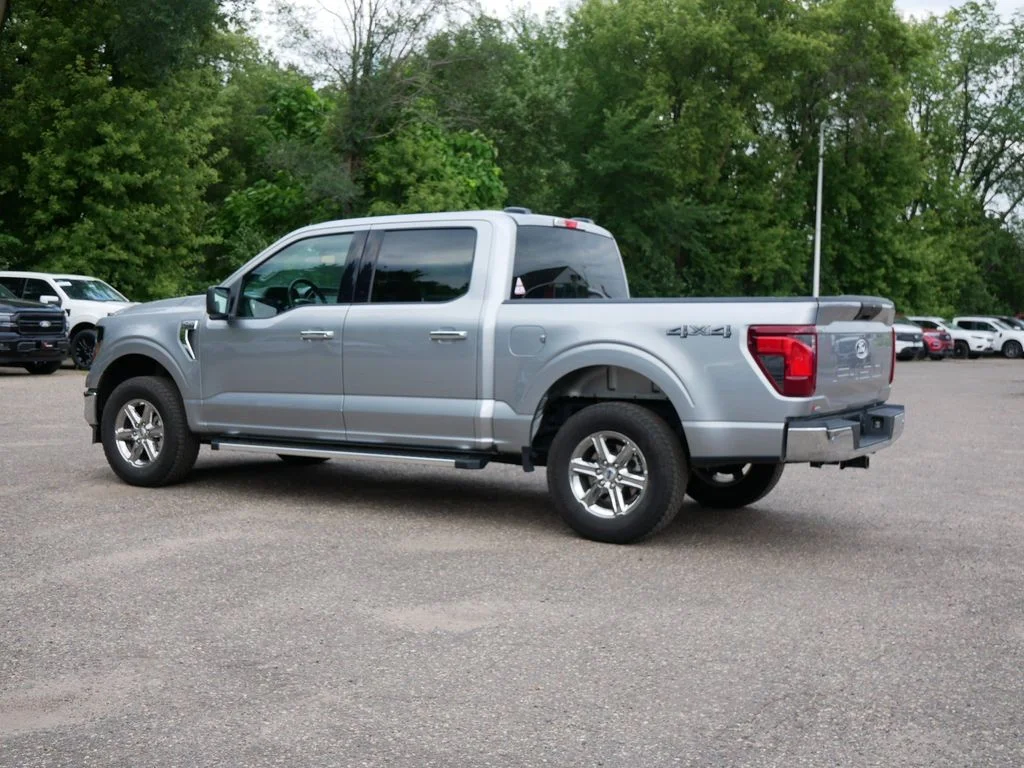 Used 2025 Silver Ford XLT image 4