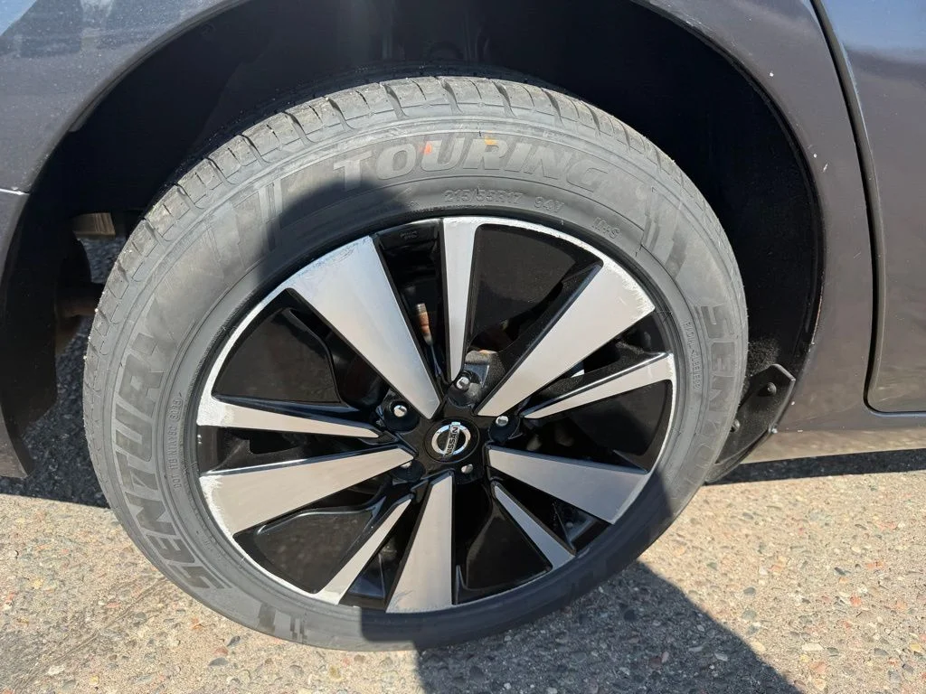 Used 2020 Blue Nissan 2.5 SL image 23