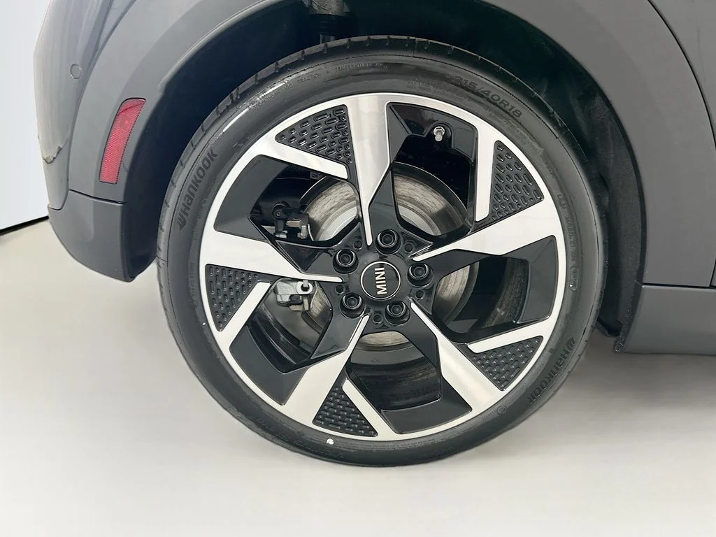 New 2026 Midnight Black II Metallic MINI Signature Plus image 30