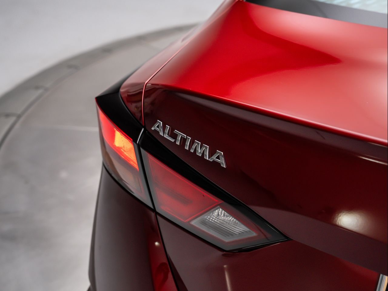 2022 Nissan Altima SR - Photo 15