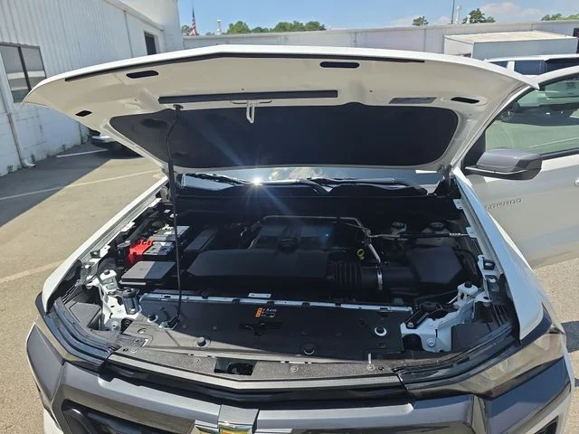 Used 2024 White Chevrolet LT image 31
