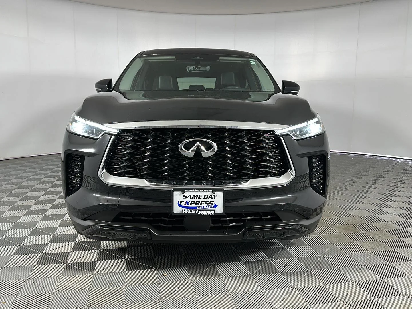 Used 2023 Mineral Black INFINITI PURE image 2