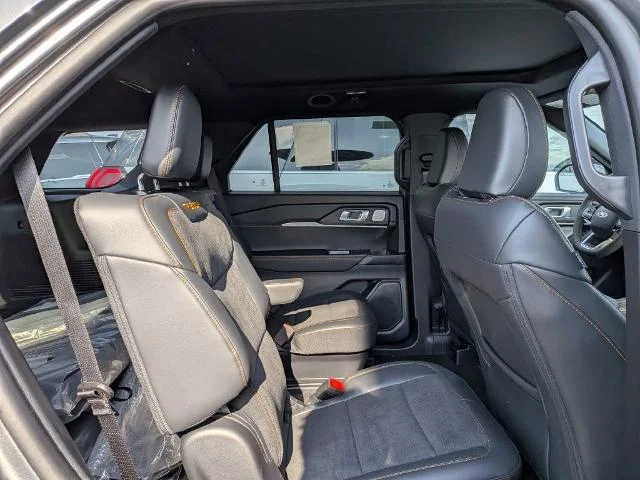 New 2026 Carbonized Gray Metallic Ford Tremor® image 37
