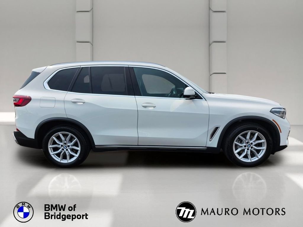 Certified Used 2023 White BMW xDrive40i image 2