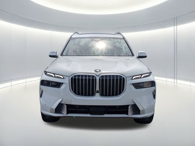 Used 2025 White BMW xDrive40i image 9