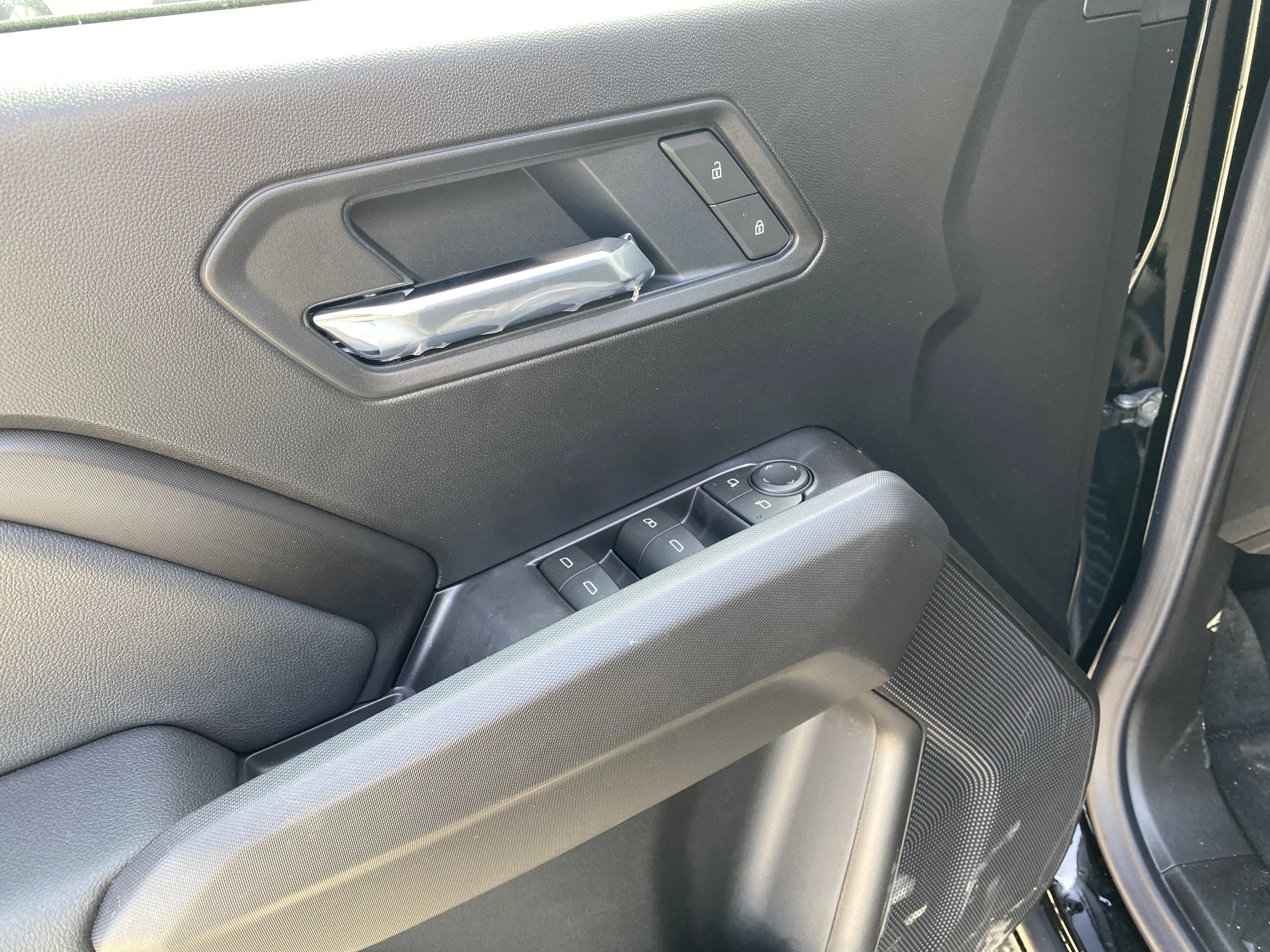 New 2026 ONYX BLACK GMC 4WD Elevation image 25