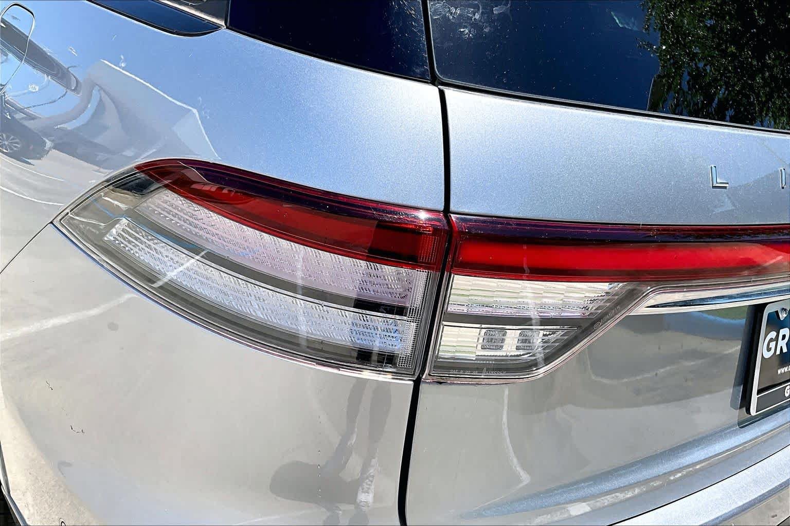 Used 2023 Silver Radiance Metallic Clearcoat Lincoln Reserve image 26