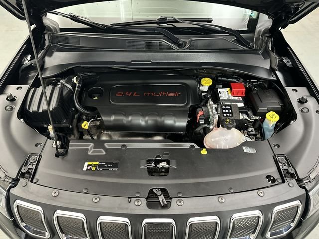 Used 2022 Black Jeep Latitude Lux image 21