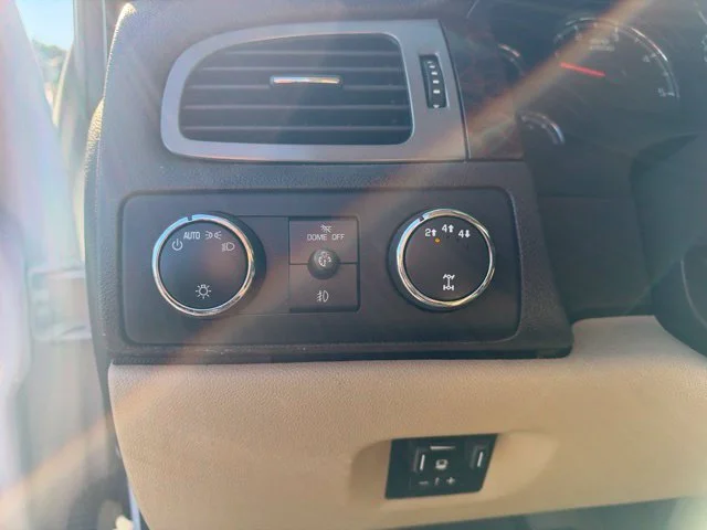 Used 2013 White GMC Denali image 11
