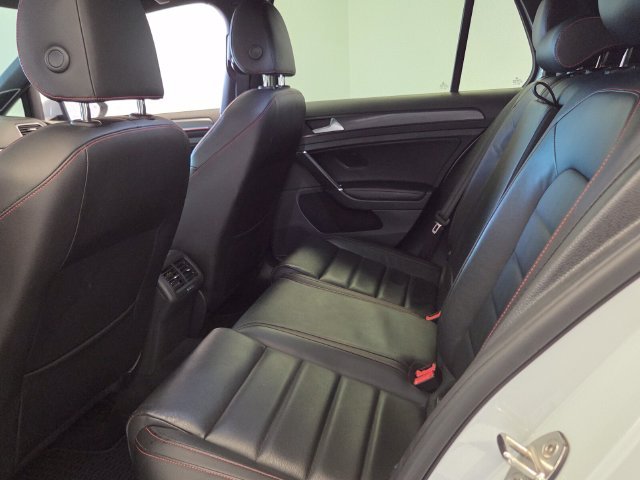 Used 2019  Volkswagen 2.0T SE image 13