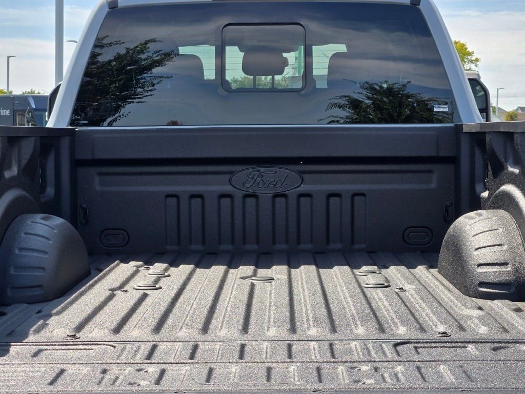 2026 Ford F-350 Super Duty XLT - Photo 13