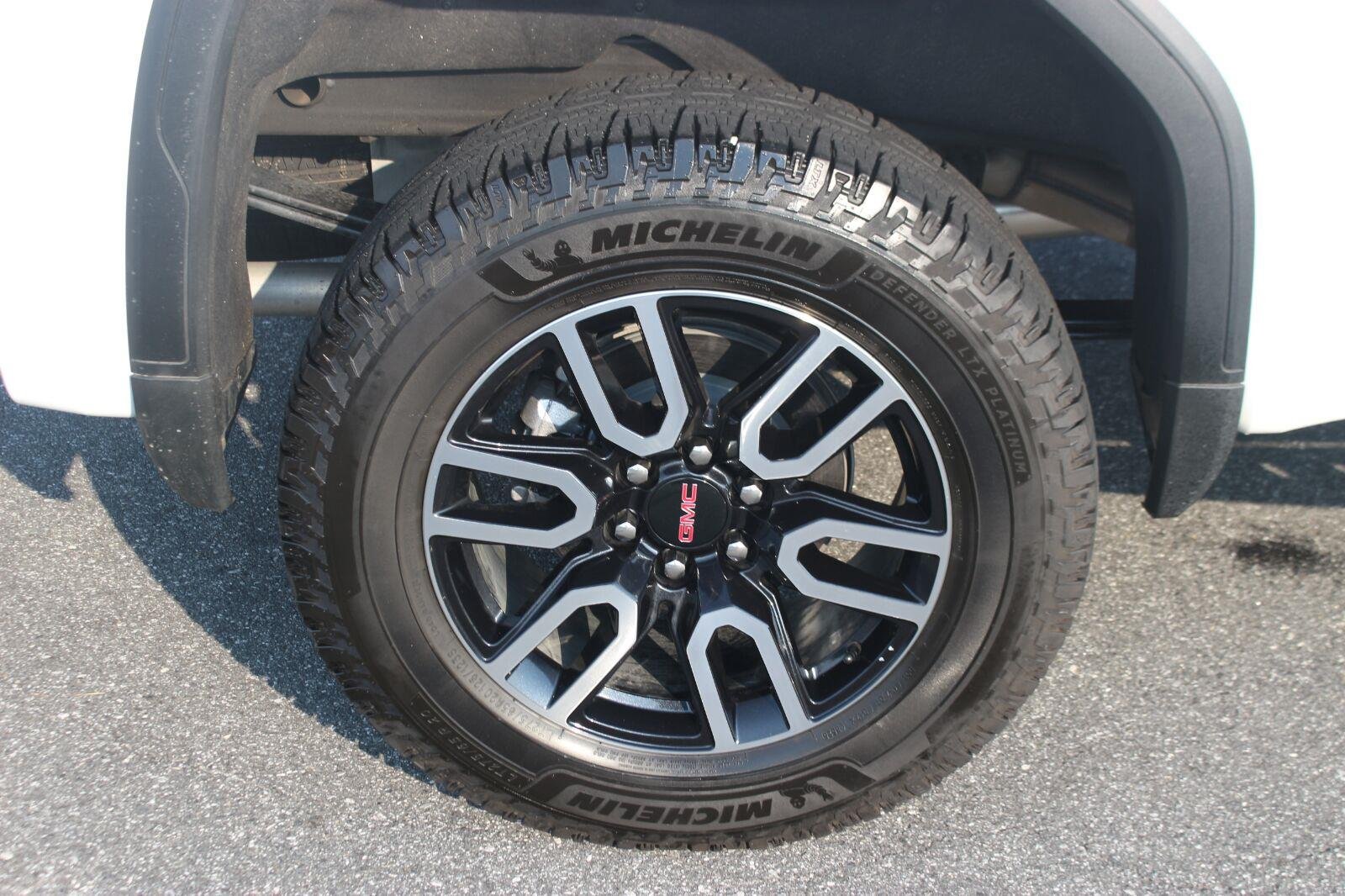 Used 2026 Summit White GMC AT4 image 41