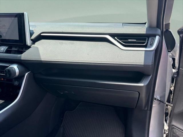 Certified Used 2024 SILVER SKY METALLIC Toyota  image 10
