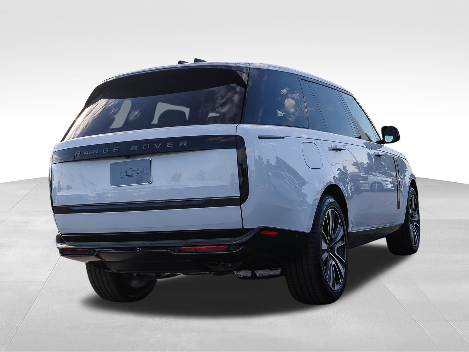 New 2026 Fuji White Land Rover SE image 5