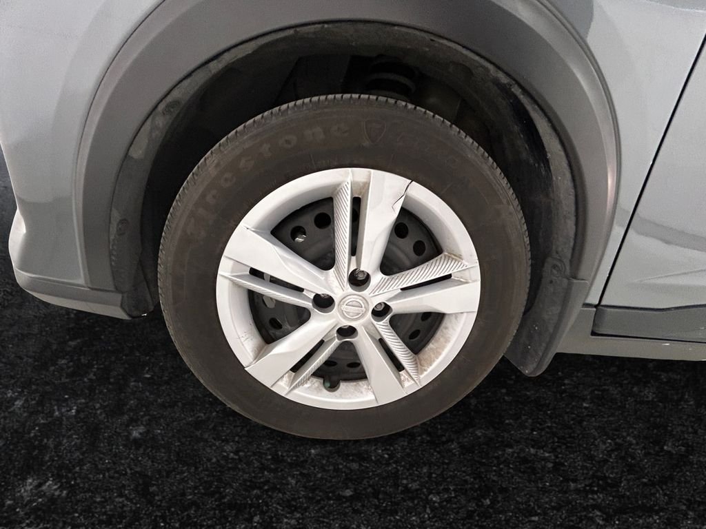Used 2024 Gray Nissan S image 27