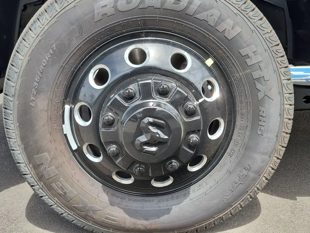 New 2026 Ceramic Gray Clear-Coat Exterior Paint RAM Laramie image 9