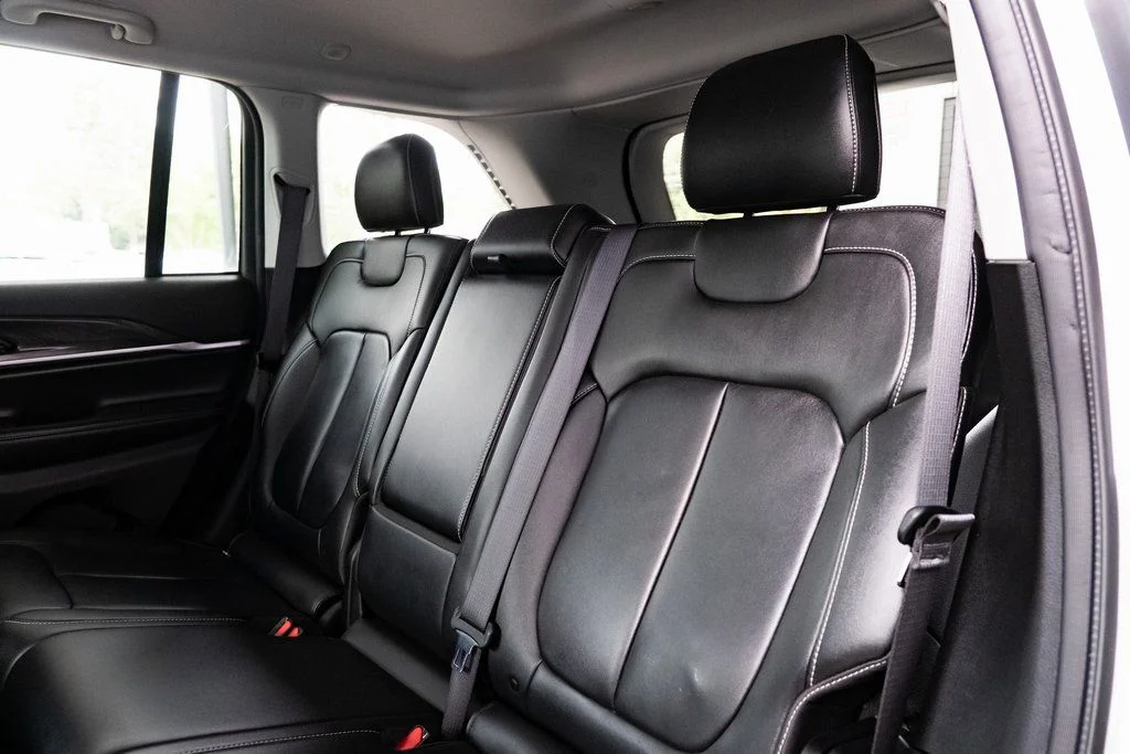 Used 2023 White Jeep Limited image 19