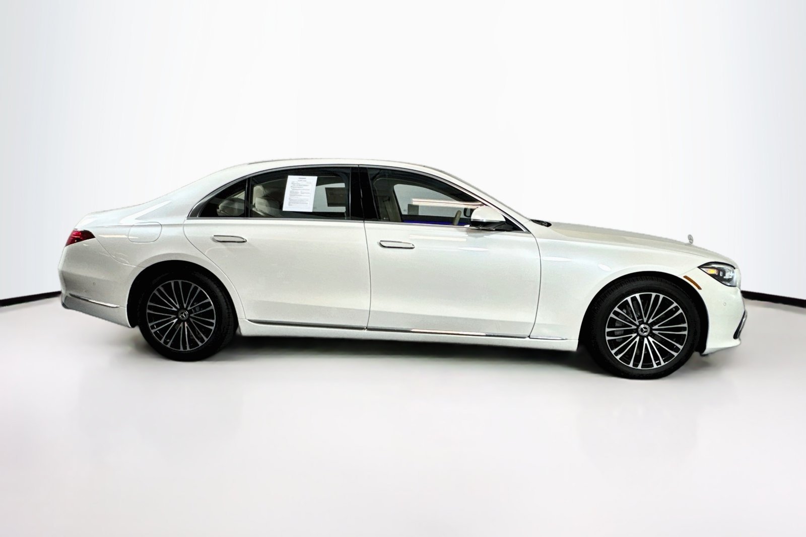 Used 2023 Manufaktur Diamond White Mercedes-Benz S 500 image 4