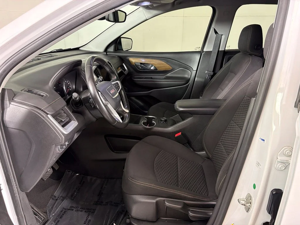 Used 2021 White GMC SLE image 15