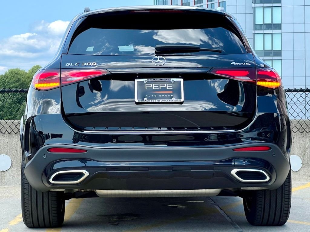Certified Used 2023 Black Mercedes-Benz GLC 300 image 6