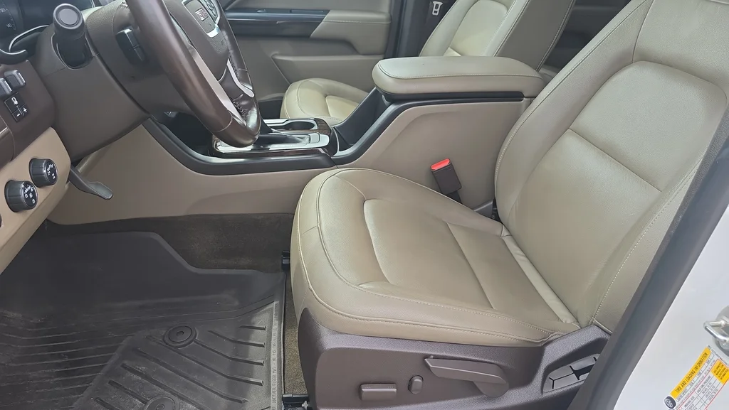 Used 2018 White GMC SLT image 16
