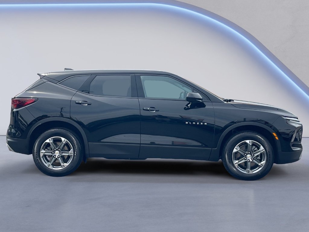 Used 2025 Black Chevrolet LT image 16