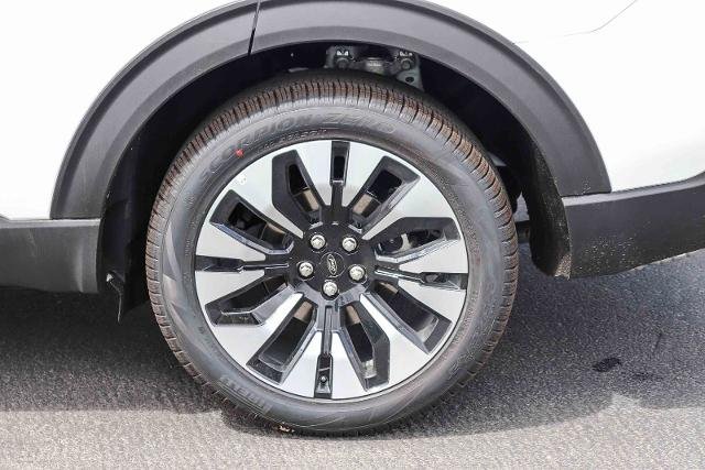 New 2026 Star White Metallic Tri-Coat Ford Platinum™ image 37