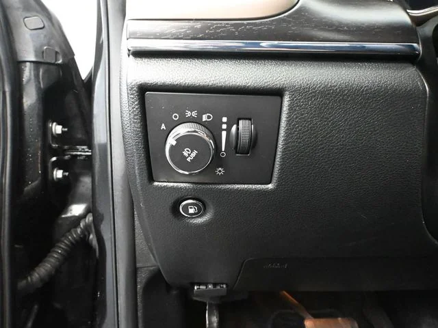 Used 2014 Black Jeep Limited image 30