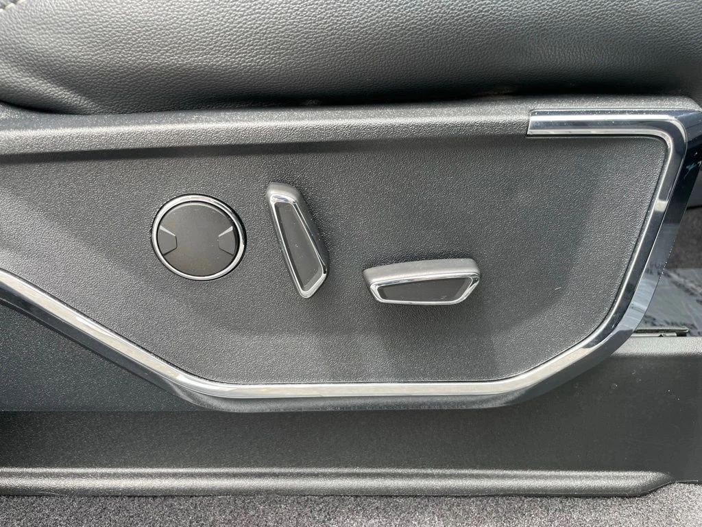 Used 2023 Black Ford Lariat image 64