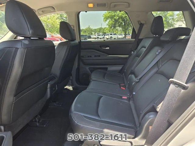Used 2023 Silver Nissan SL image 10