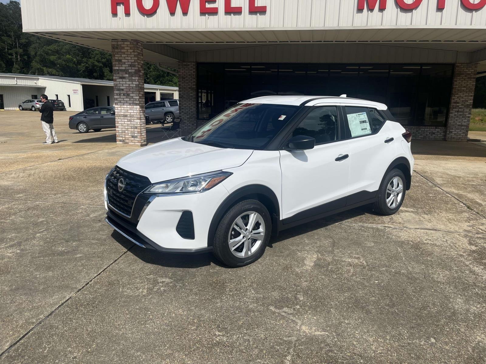 2025 Nissan KICKS PLAY Base