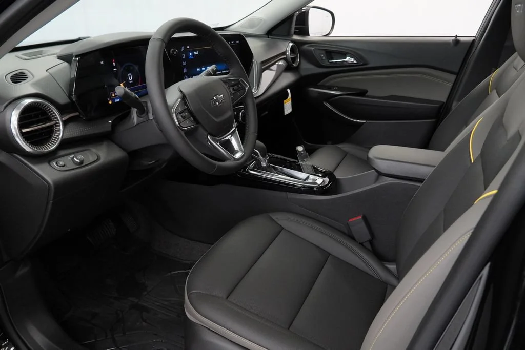New 2026 Mosaic Black Metallic Chevrolet ACTIV image 10
