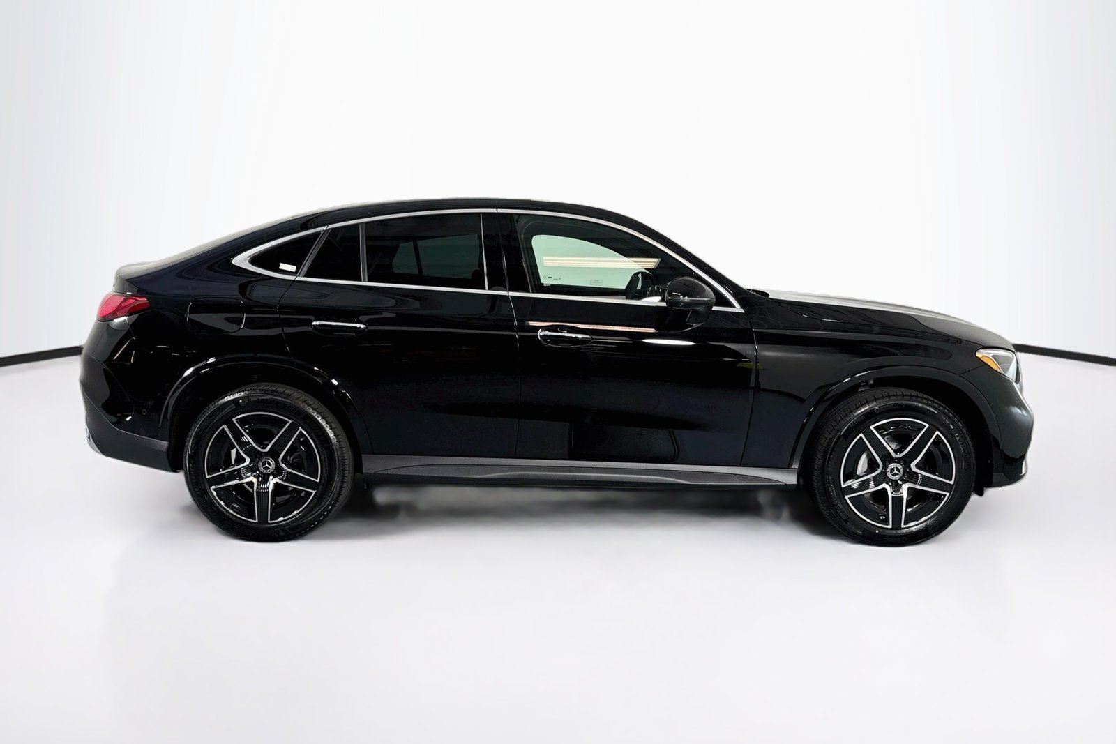 New 2027 Black Mercedes-Benz GLC 300 image 4