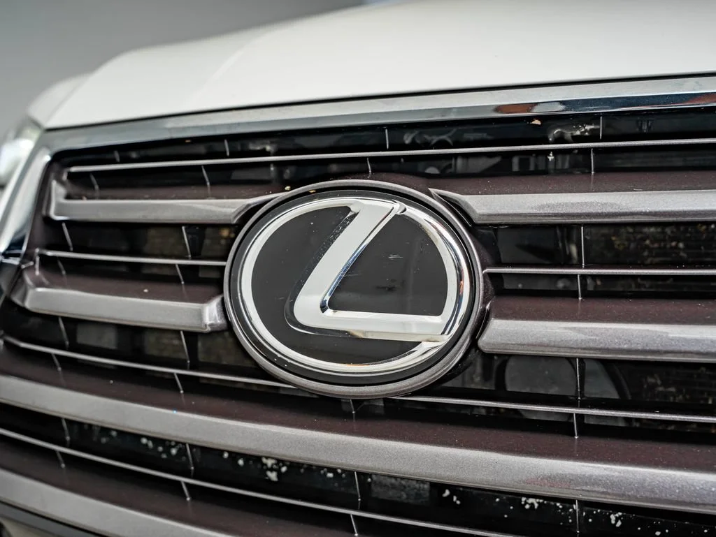 Used 2015 White Pearl Lexus 200t image 12