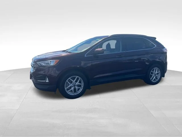 Used 2021 Red Ford SEL image 1