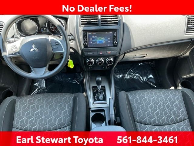 Used 2024 Gray Mitsubishi 2.0 ES image 28