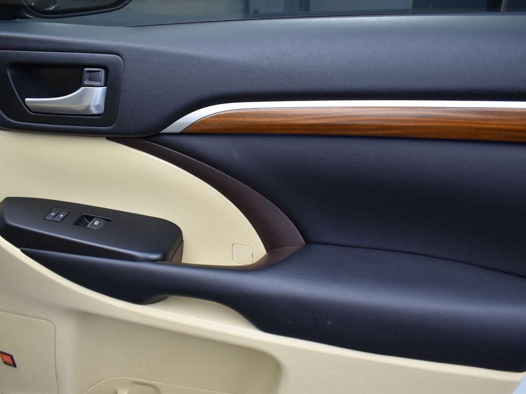 2018 TOYOTA HIGHLANDER - Image 34