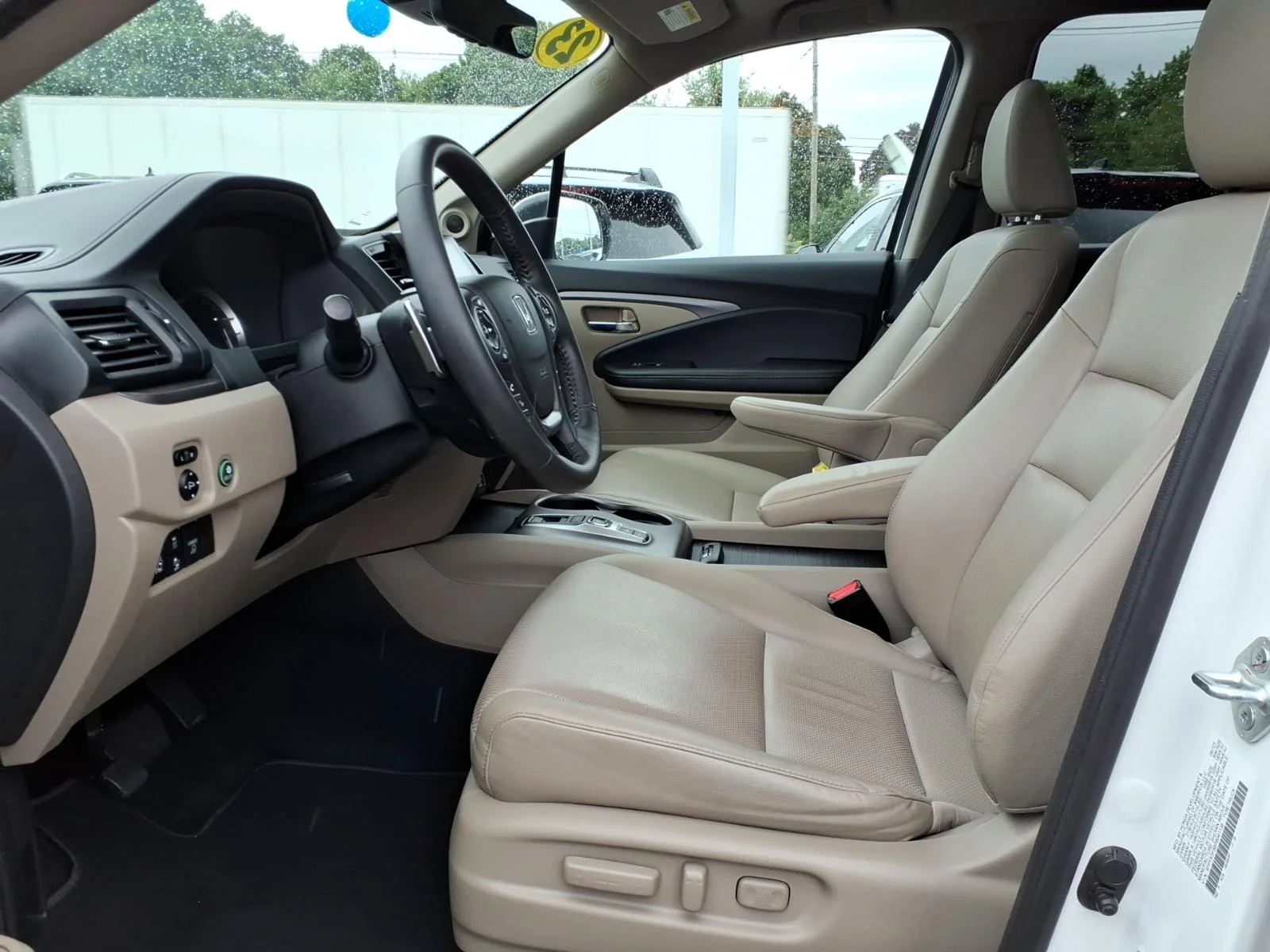 Used 2023 Platinum White Pearl Honda RTL image 10