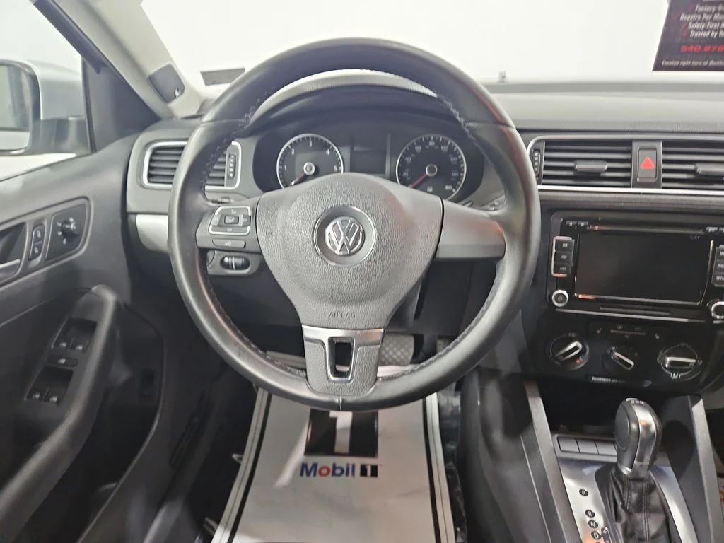 Used 2012 Silver Volkswagen TDI image 13