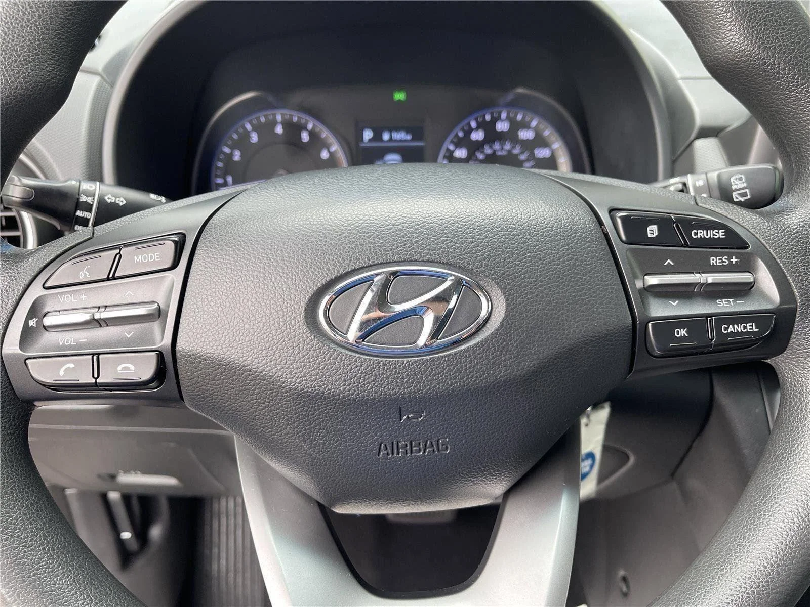 Used 2020 Chalk White Hyundai SE image 17