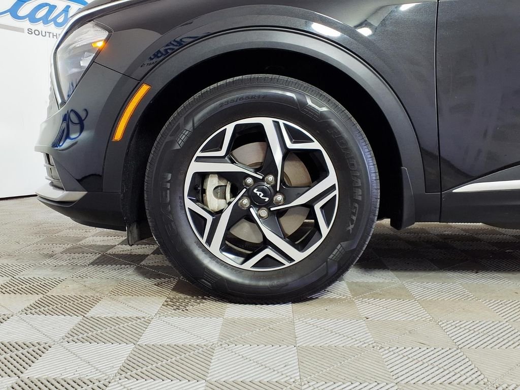 Used 2023 Black Kia LX image 7