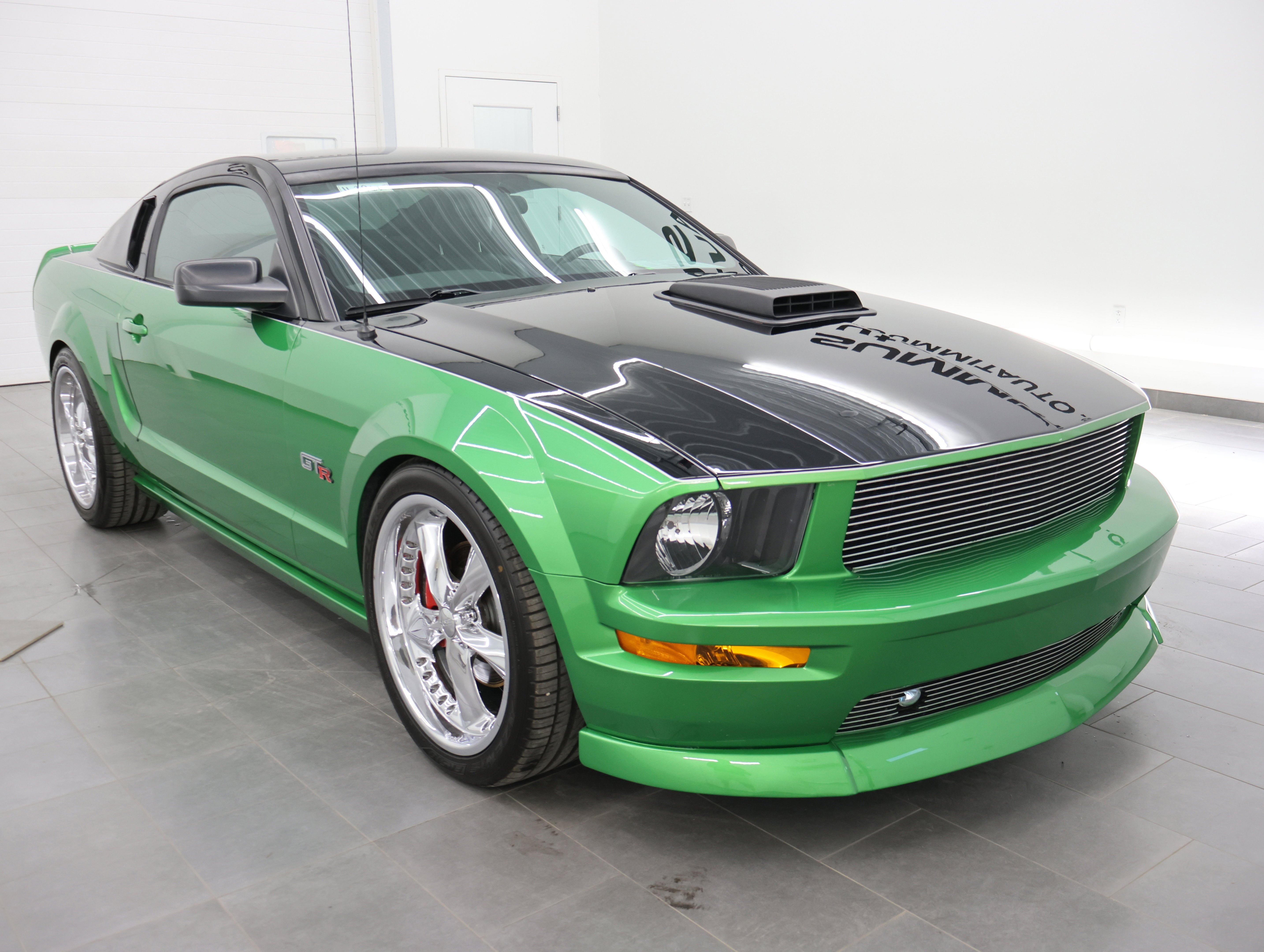 Used 2007 Green Ford GT Premium: GT PREMIUM-REGENCY GT R CONVERSION-GLASS ROOF-5 SPEED-SHAKER HOOD-20 WHEELS-LEATHER image 2