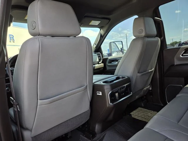 Used 2024 White GMC SLT image 31