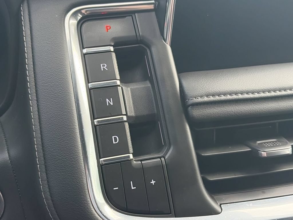 Used 2023 STERLING METALLIC GMC SLE image 22