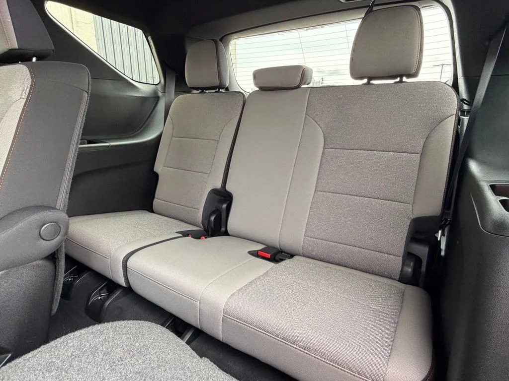 Used 2025 White Chevrolet LT image 10