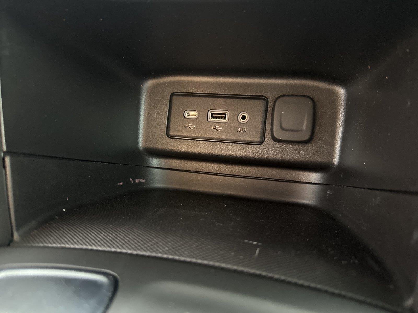 Used 2023 SUMMIT WHITE Chevrolet LT image 30