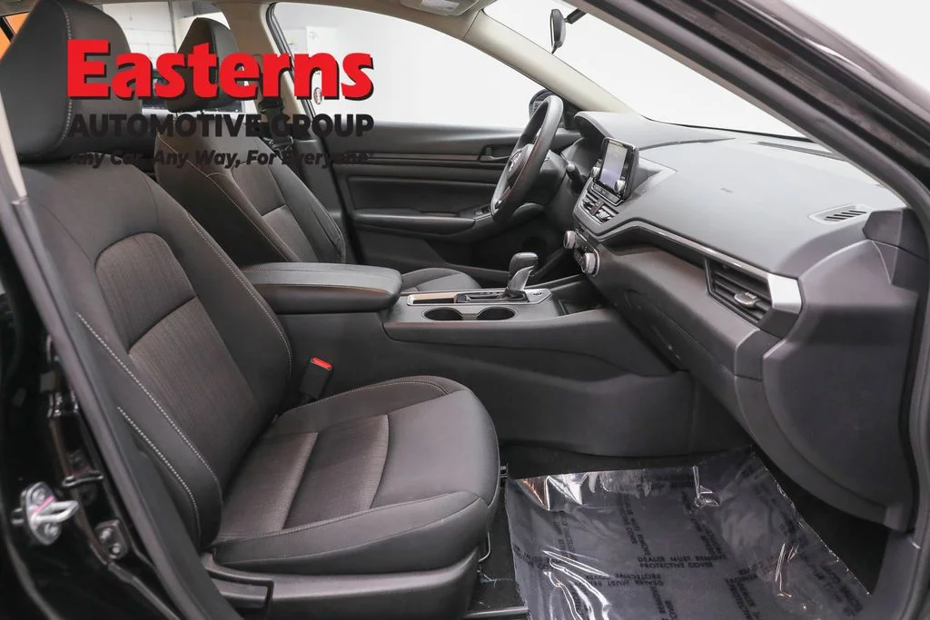 Used 2023 Black Nissan 2.5 S image 23