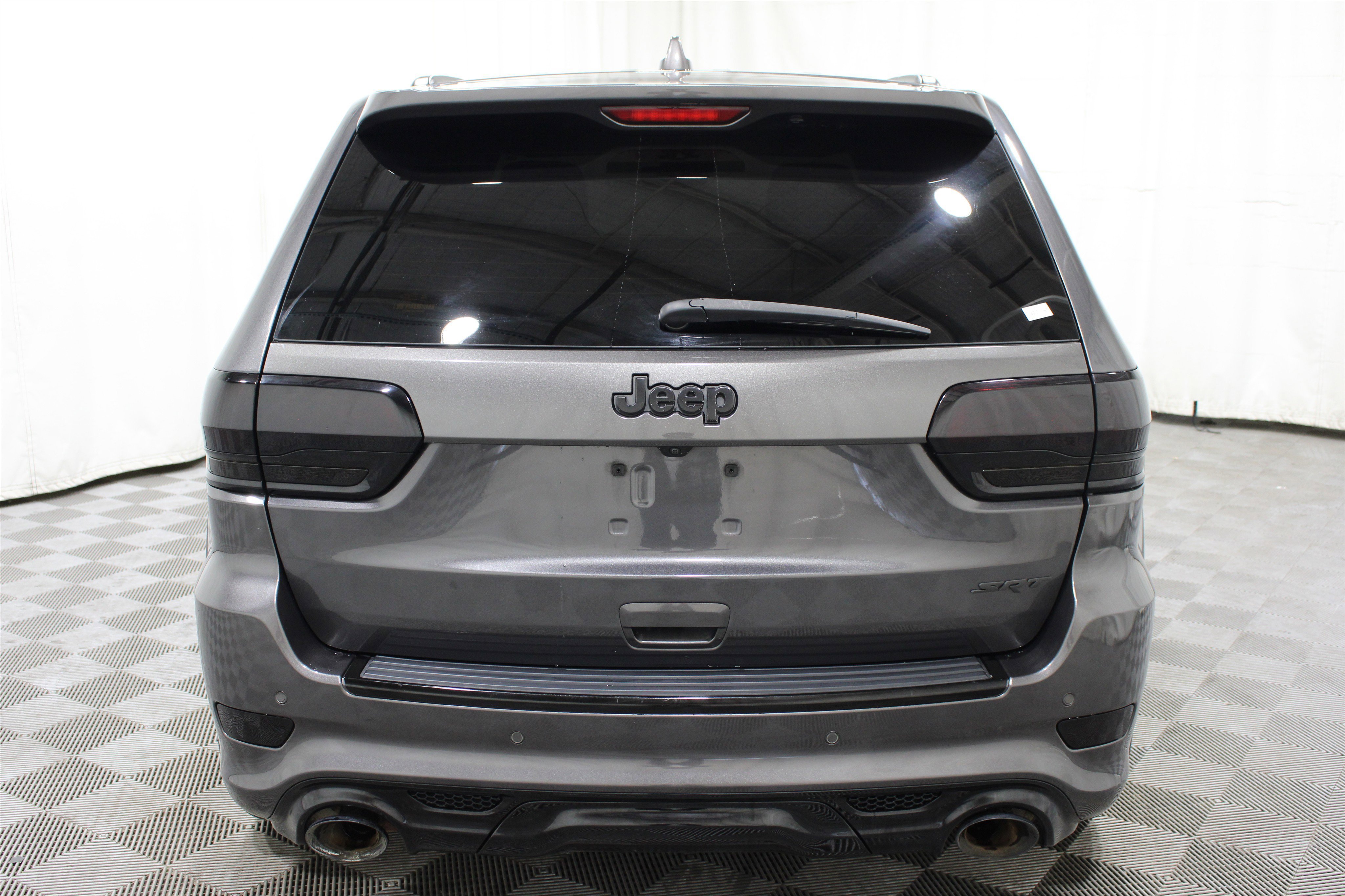Used 2017 Granite Crystal Metallic Clearcoat Jeep SRT image 34