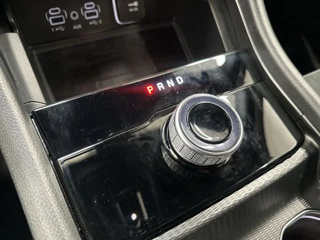 Used 2025 Red Jeep Altitude image 21