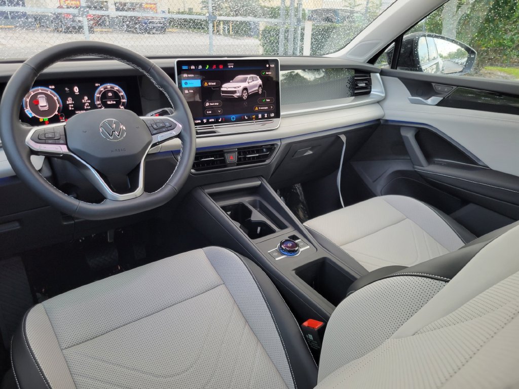 New 2026 Black Volkswagen 2.0T SE image 8